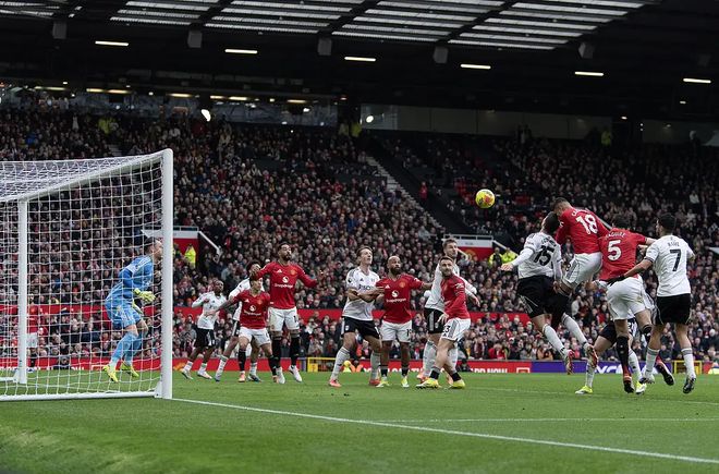 爱游戏官网-这也行？风云突变曼联冲刺阶段强势反弹深圳男篮围绕亚冠门线救险，科维托娃连续七场比赛得分超过晋级(科维托娃男友)